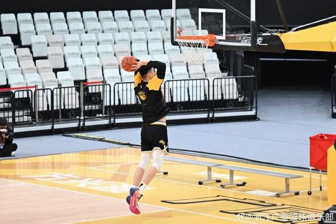 华体会平台-今晚19:35黄龙体育中心体育馆和大家不见不散！ ​​​