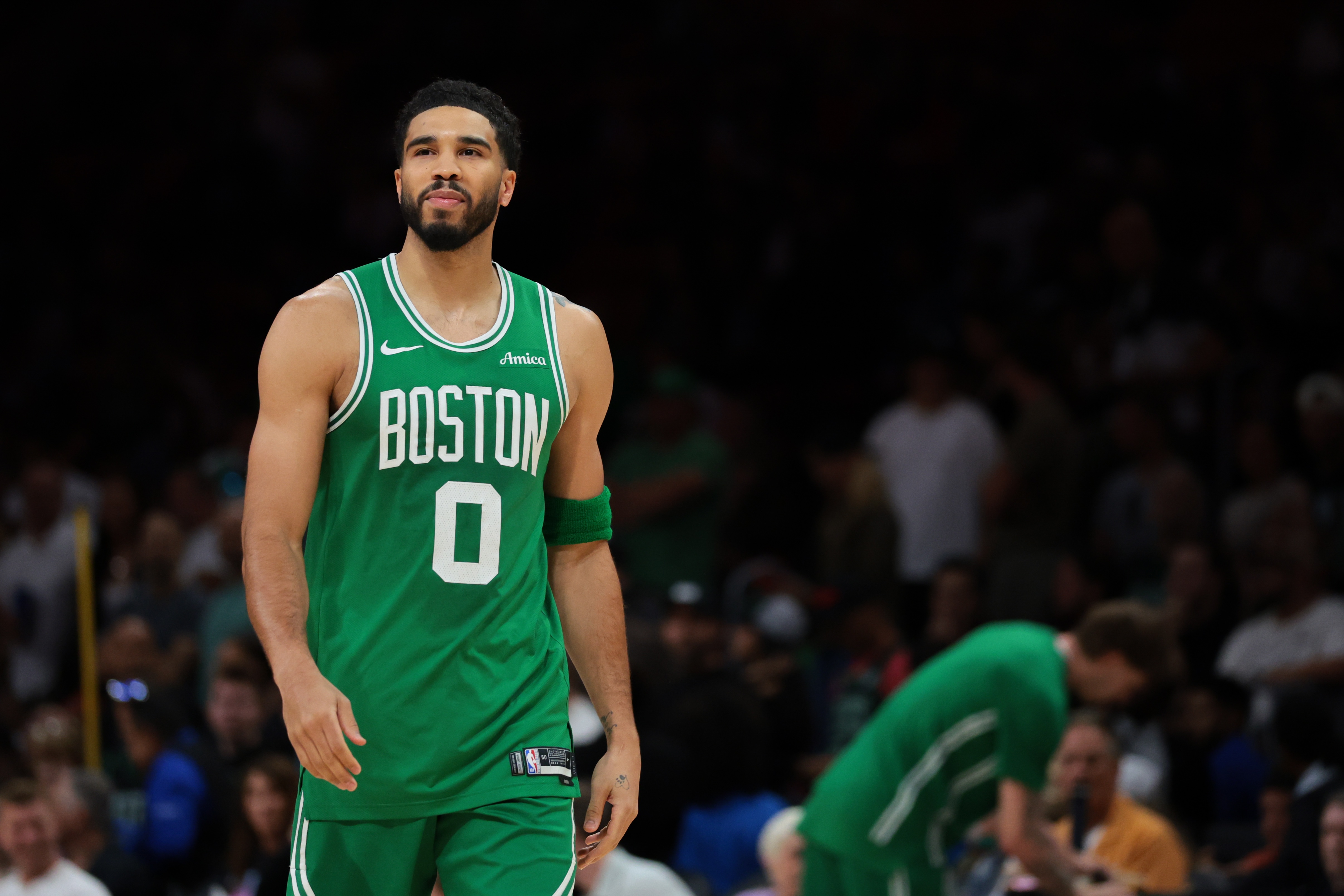 华体会-大伤归来！塔图姆系列赛场均24.8分9.5板8.3助 真实命中率63.6%